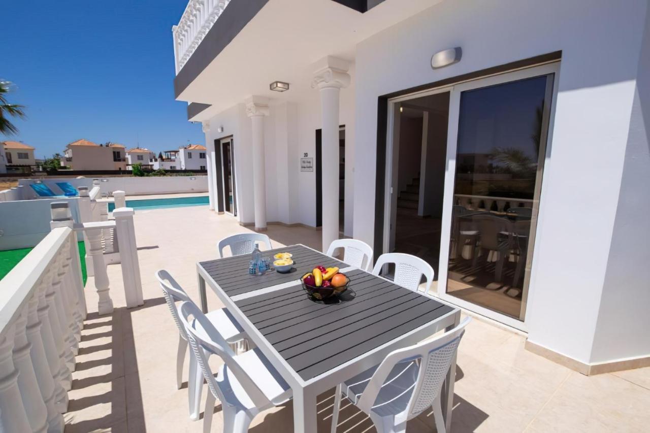 Villa Suncity Boutique Beachfront Айя-Напа Экстерьер фото