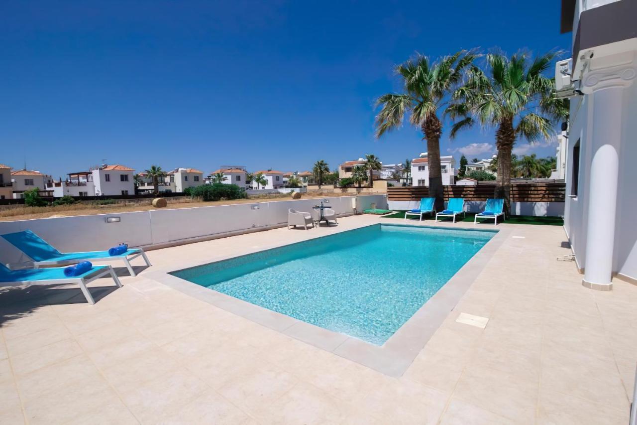 Villa Suncity Boutique Beachfront Айя-Напа Экстерьер фото